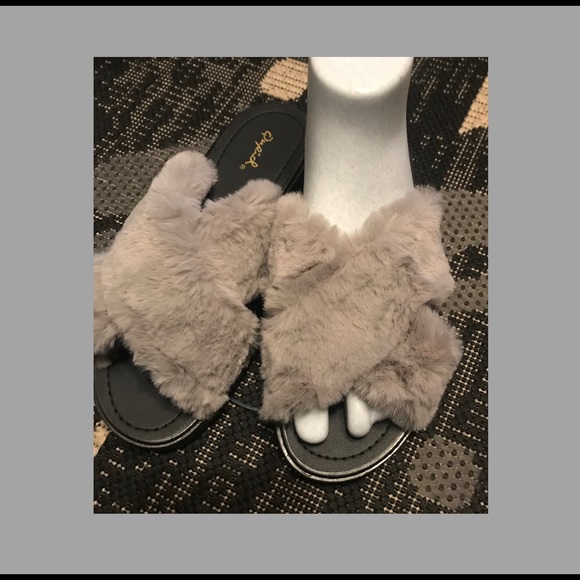 qupid criss cross sandals